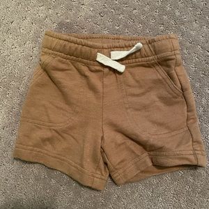 Cat & Jack brown sweat shorts (12M)